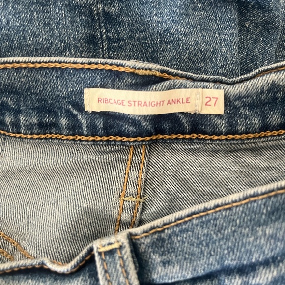 Levi’s Ribcage Straight Leg Ankle Buttonfly Jeans Size 4/27 - Picture 3 of 4